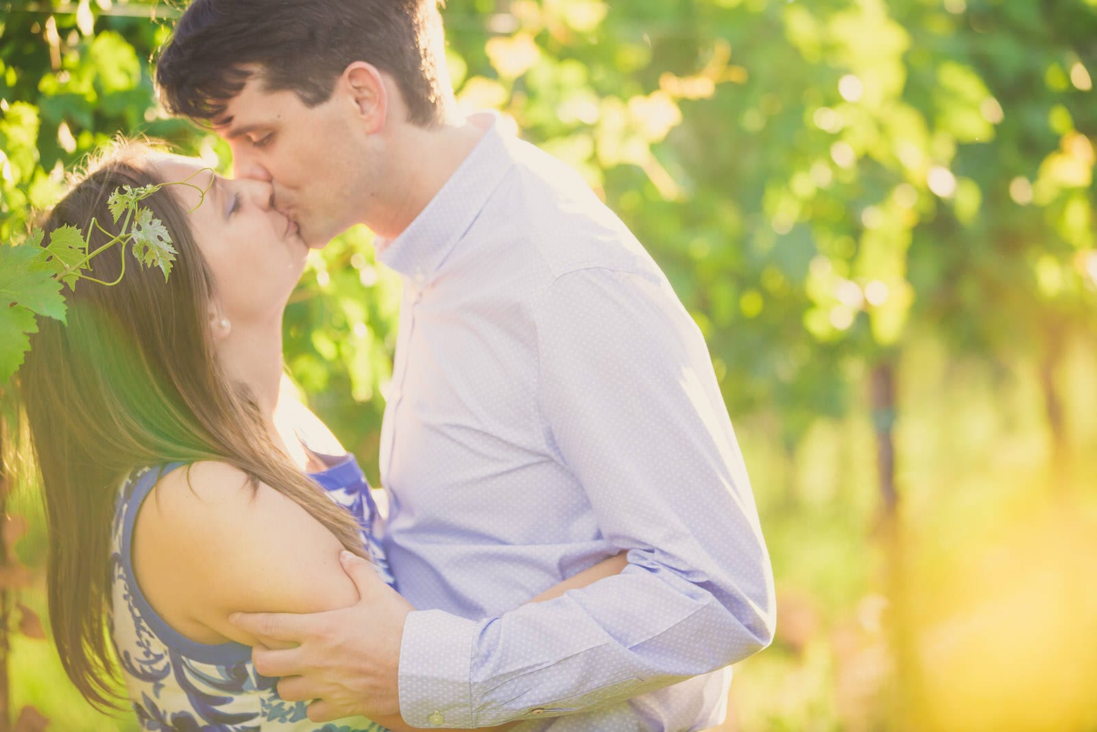 Servizio fotografico prematrimoniale in spiaggia a Punta Grossa
