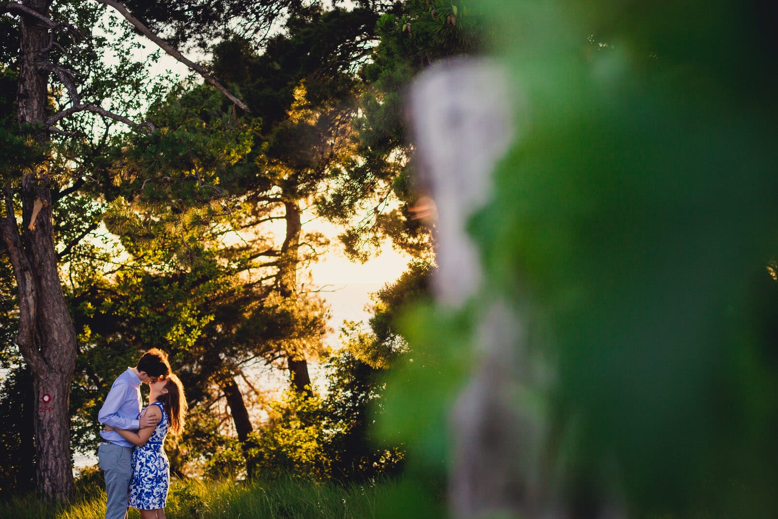 Servizio fotografico prematrimoniale in spiaggia a Punta Grossa