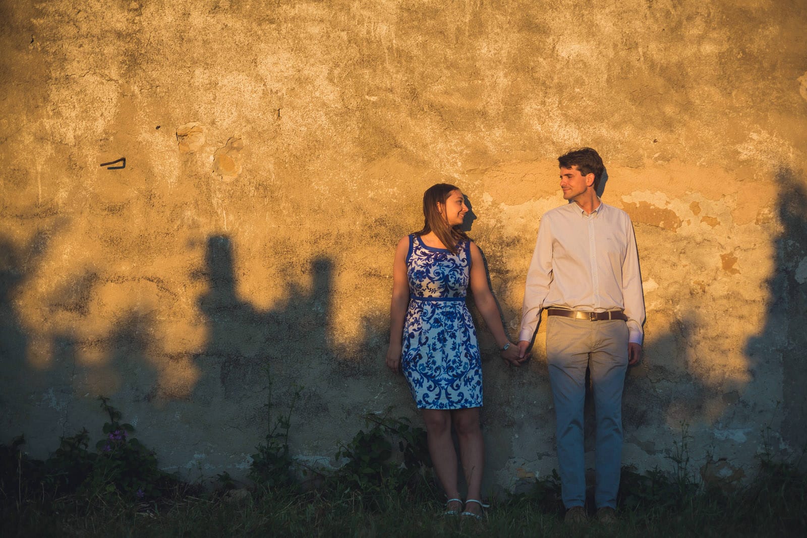 Servizio fotografico prematrimoniale in spiaggia a Punta Grossa