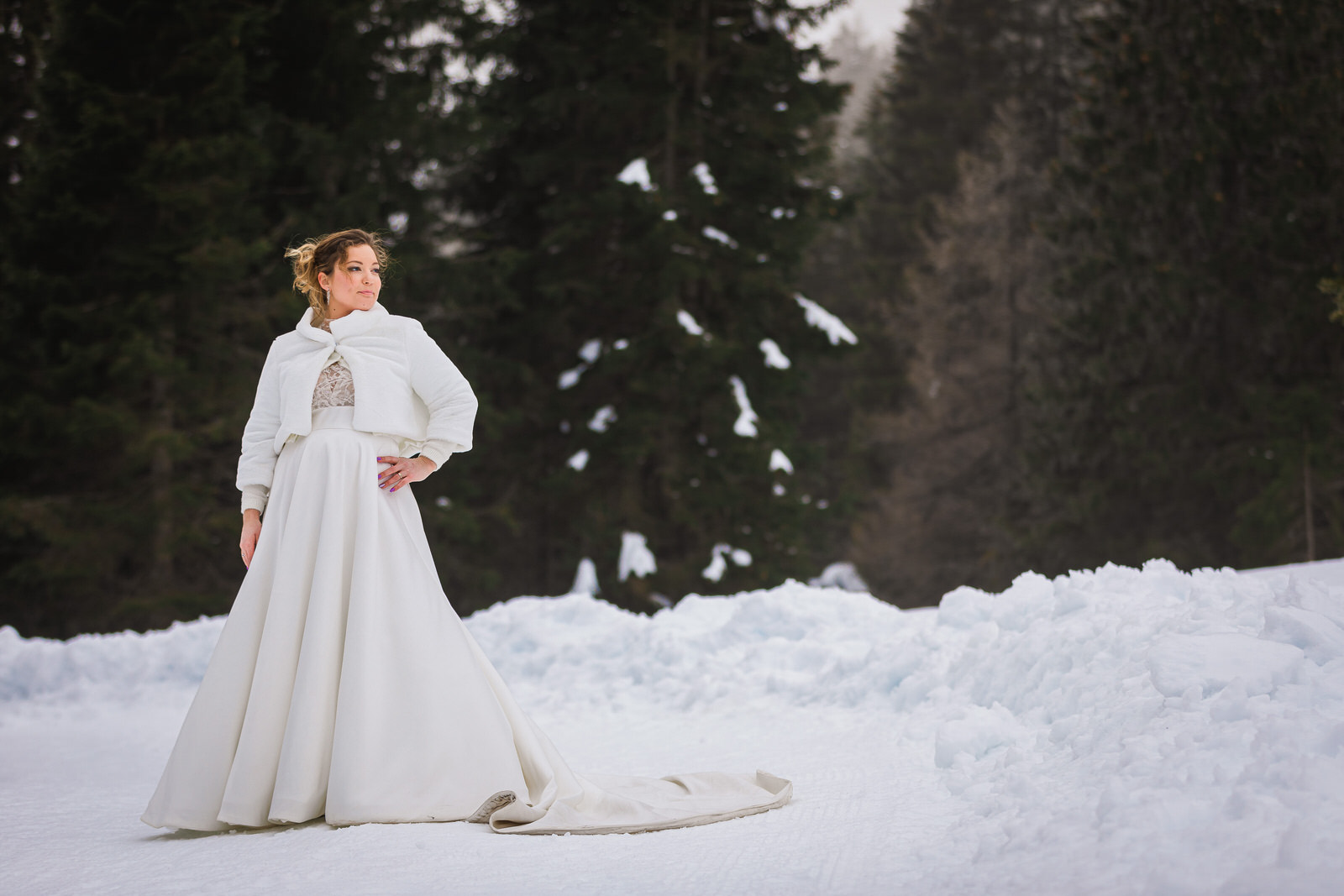 trash the dress sulla neve in montagna