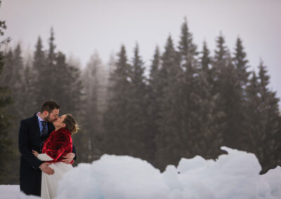 trash the dress sulla neve in montagna