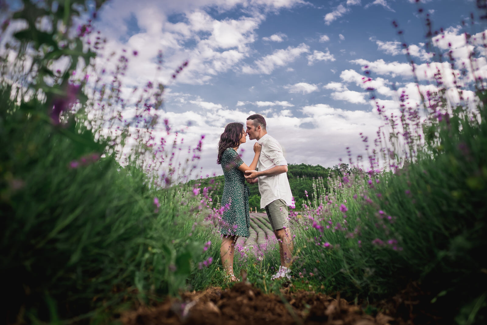 foto coppia lavanda slovenia prematrimoniali