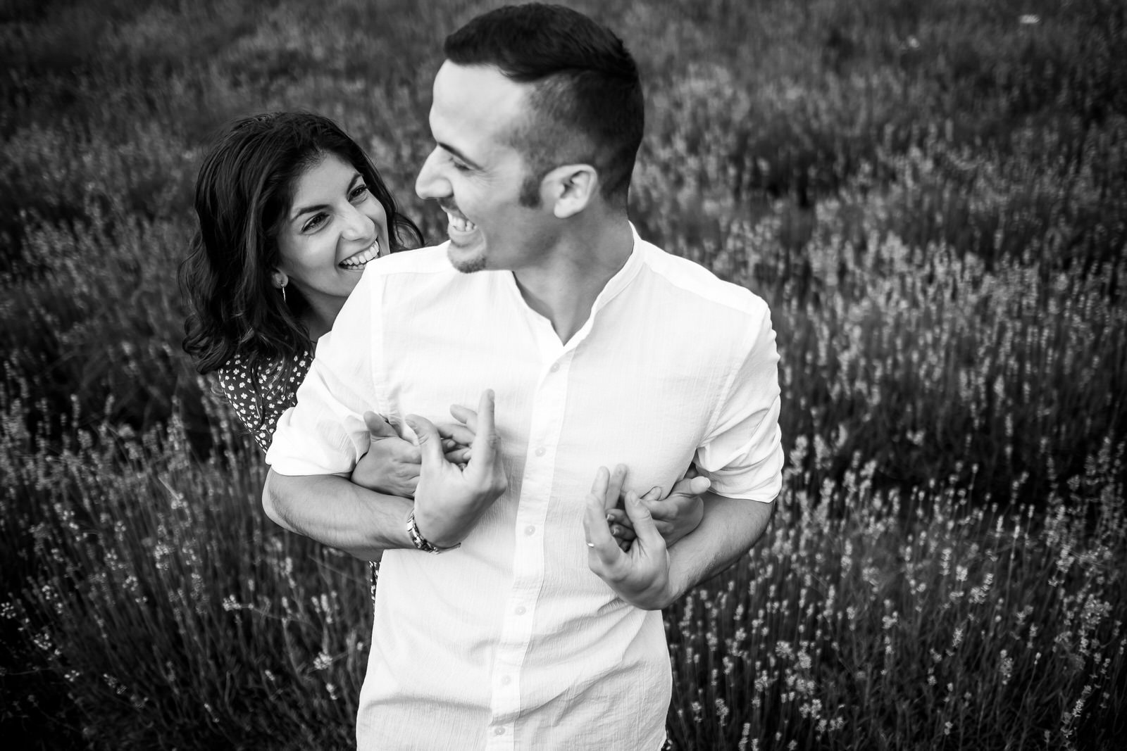 foto coppia lavanda slovenia prematrimoniali