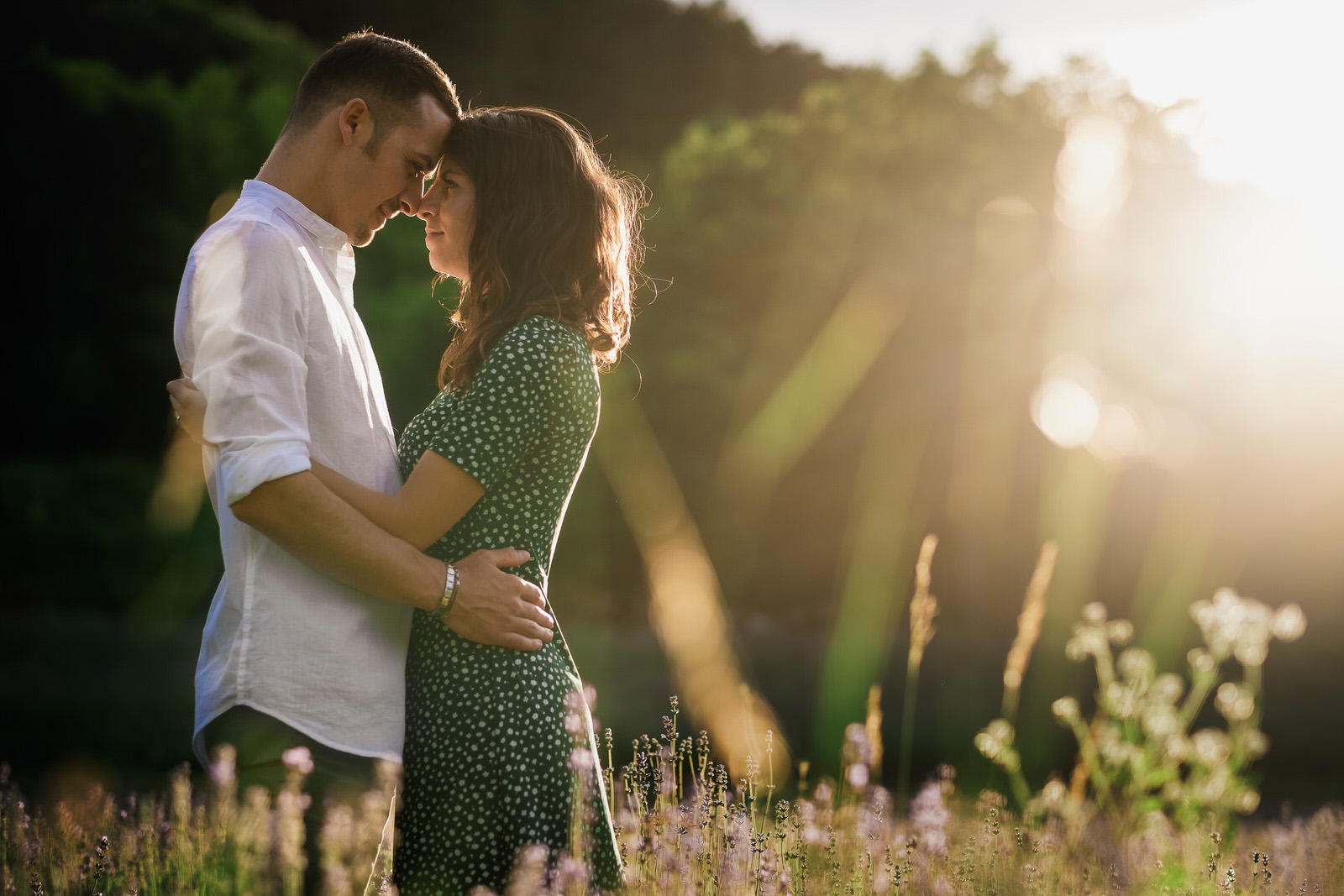 foto coppia lavanda slovenia prematrimoniali