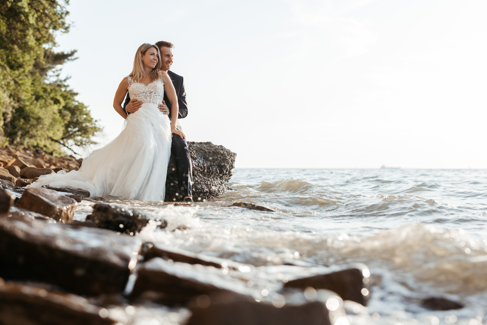 Elopement a Trieste con Silvia e Daniele: un Trash the Dress al tramonto sulla costa di Ancarano