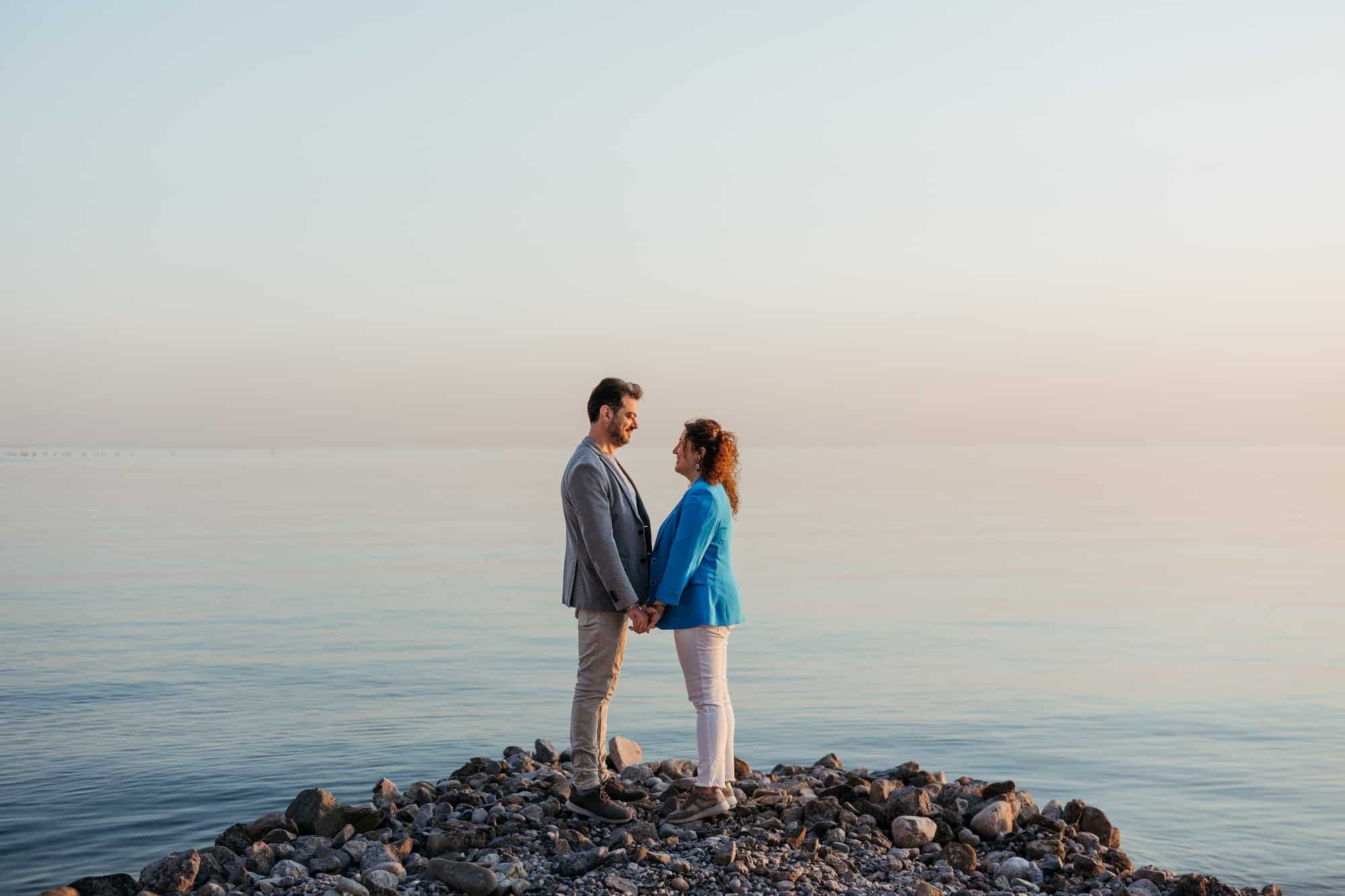 foto di coppia in riva al mare prematrimoniali 